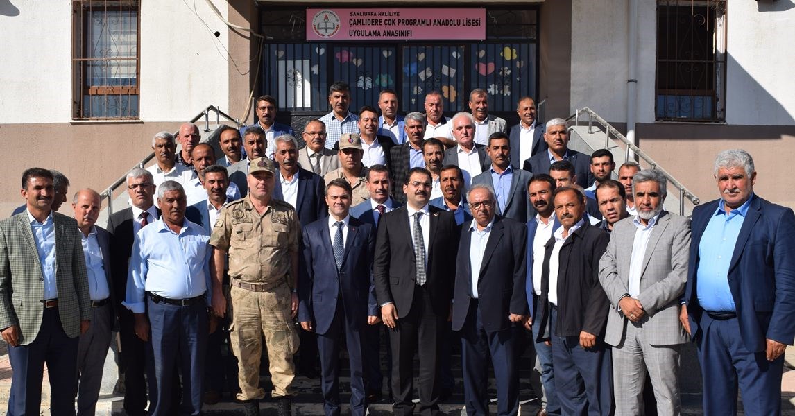 İlçemiz Kaymakamı Metin Esen Çamlıdere Mahallesinde Muhtarlarla Bir Araya Geldi